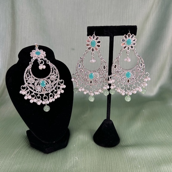 Beautiful Silver With Sky Blue Gems And Pearls Earrings And Tikka Set. - Picture 4 of 7